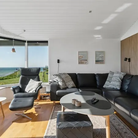 Annesette - 300m From The Sea By Interhome